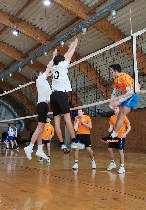 1. del tekmovanja v odbojki